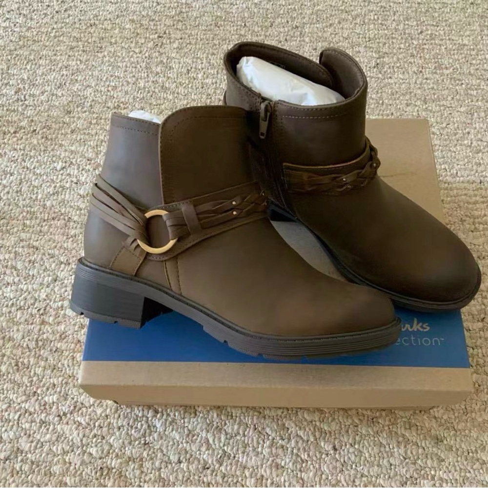 Clark’s Women 8 Hearth Kaylie ankle boot